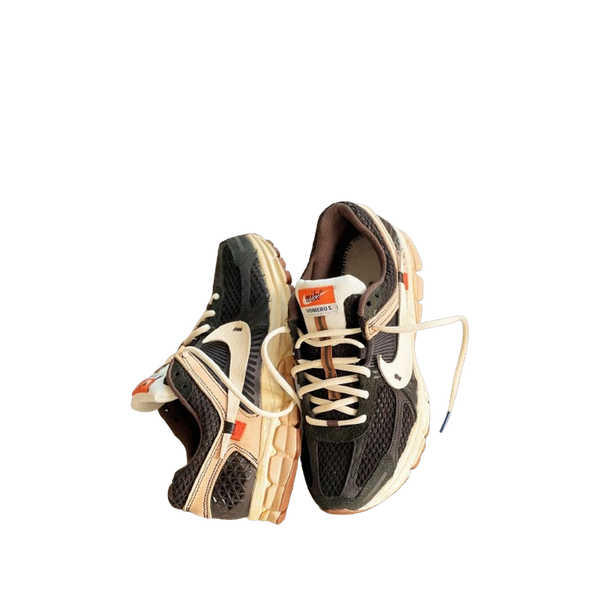 Vomero 5 x OW Black Customs